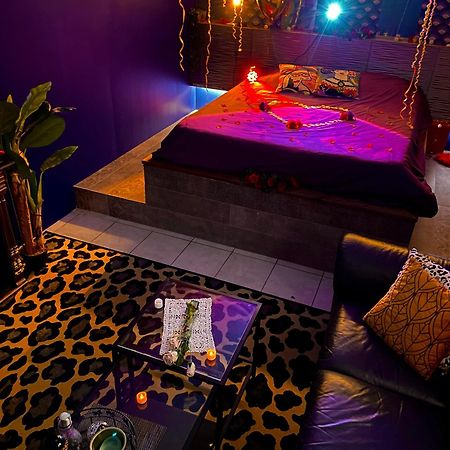 Gagny Suite Romantique Jacuzzi מראה חיצוני תמונה