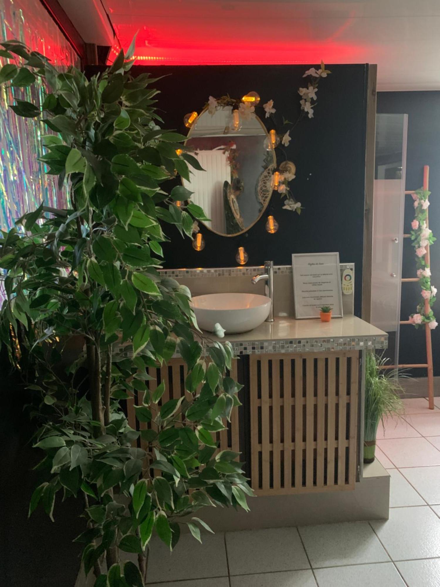Gagny Suite Romantique Jacuzzi מראה חיצוני תמונה